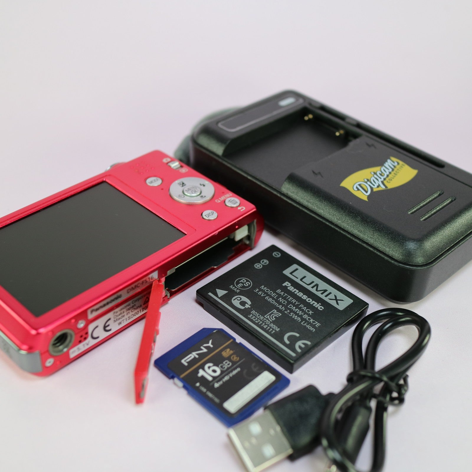 Panasonic Digital Camera Lumix DMC-FS16 14.1MP Red Tested Full Working Set