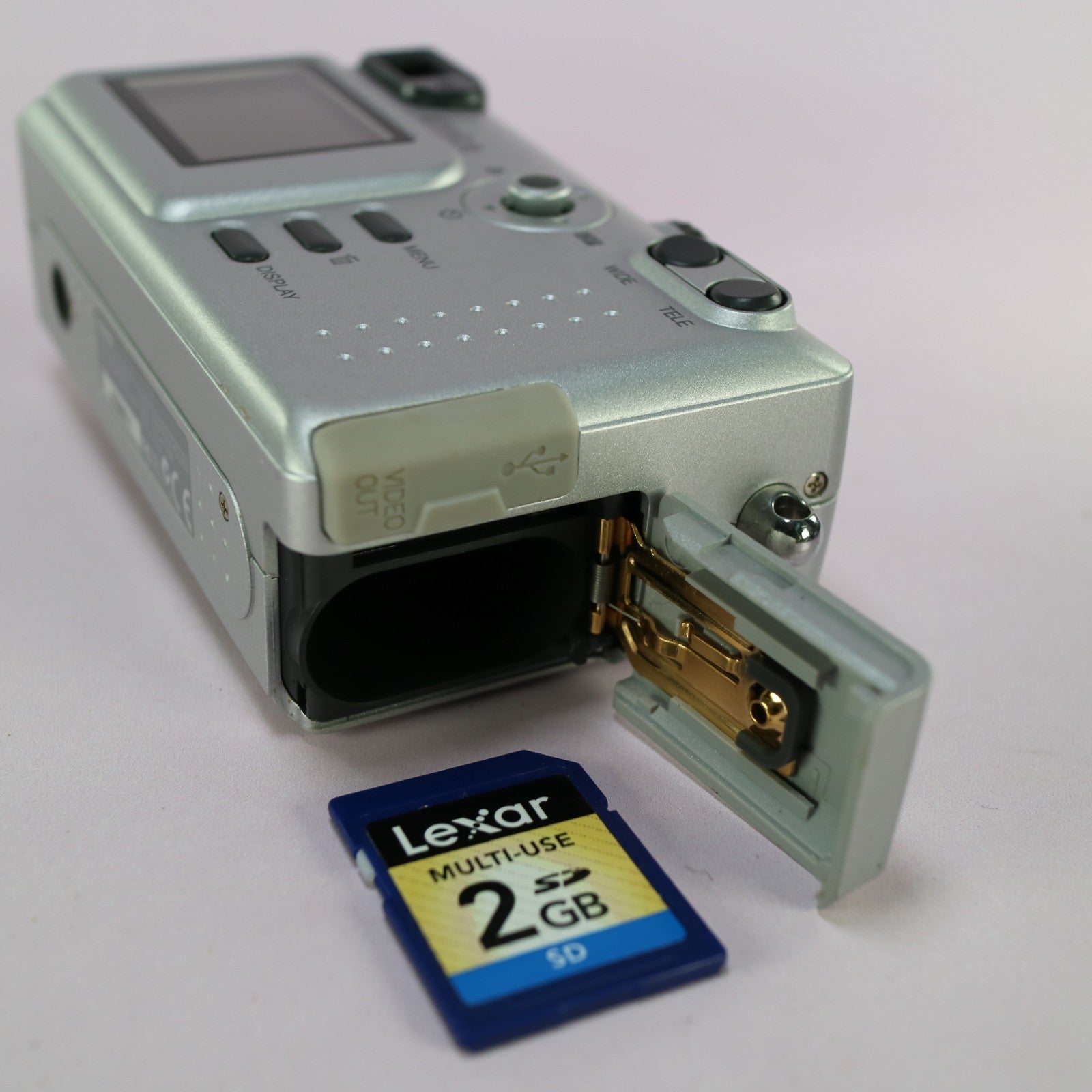 Konica Digital Camera Revio KD-220Z 2.0MP Silver Tested