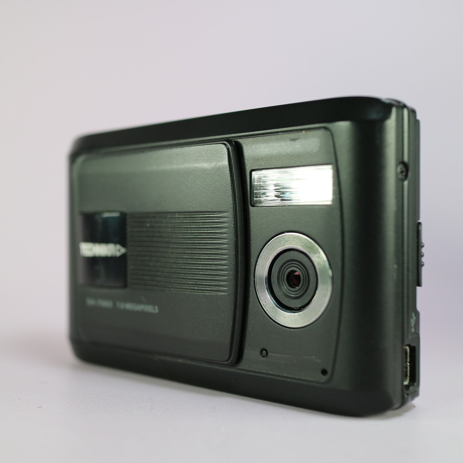 Technika SH-7065 7.0MP Compact Digital Camera Black Tested Full Working Set