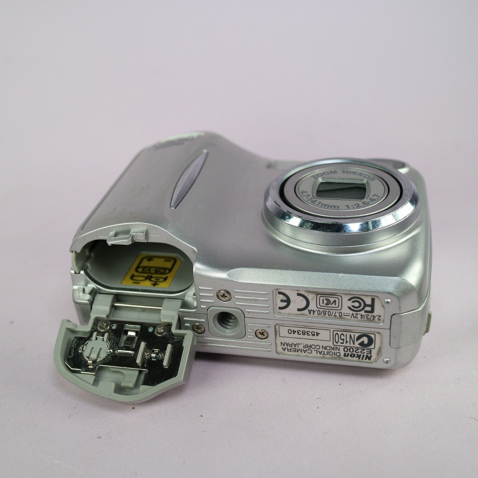 Nikon Digital Camera Coolpix 2200 2.0MP Silver Tested