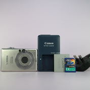 Canon Digital Camera IXUS 40 4.0MP Silver Tested Full Working Set