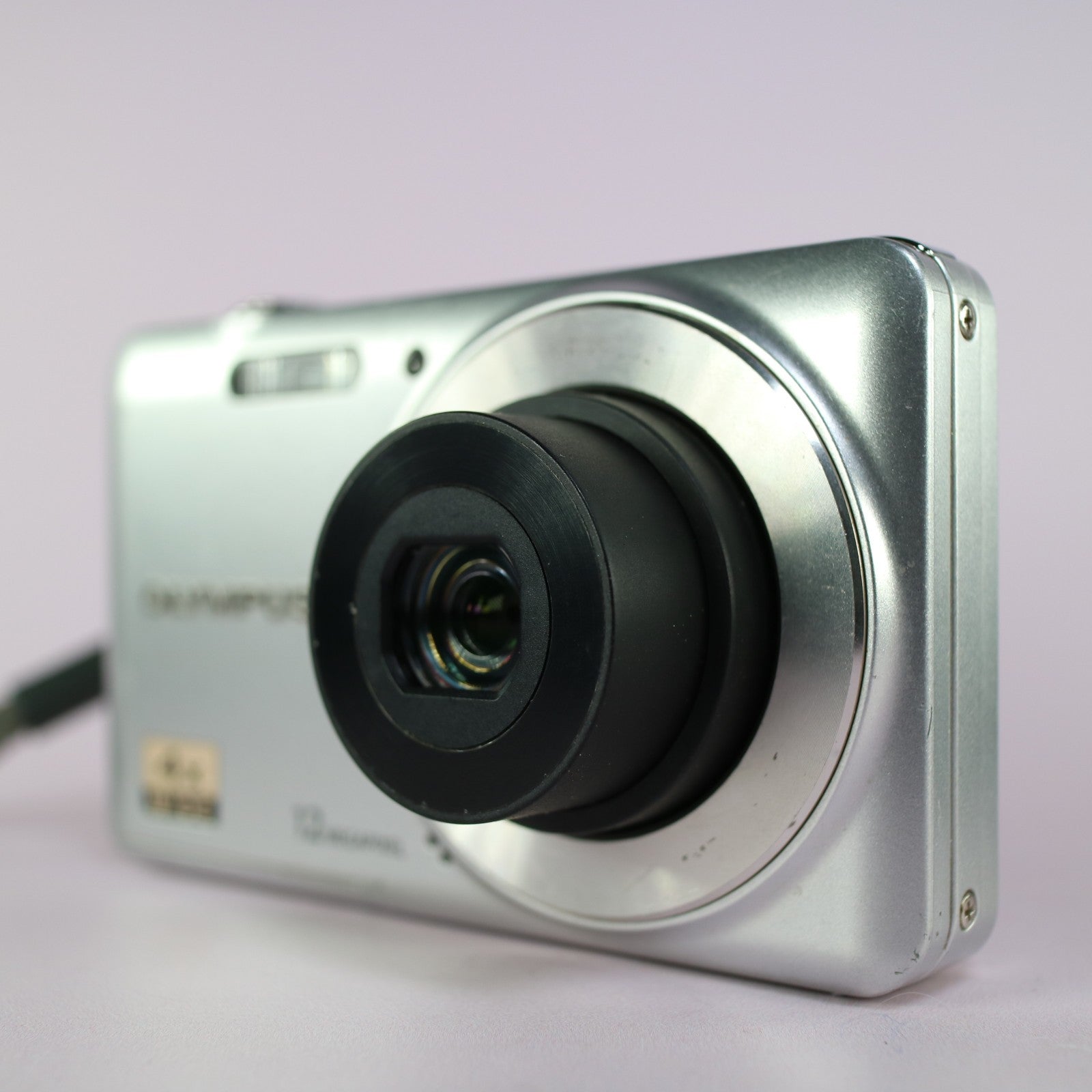 Olympus Digital Camera D-700 12.0MP Silver Tested Full Working Set