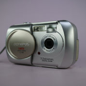 Olympus Camedia C-160 Zoom 2.0MP Compact Digital Camera Silver Tested
