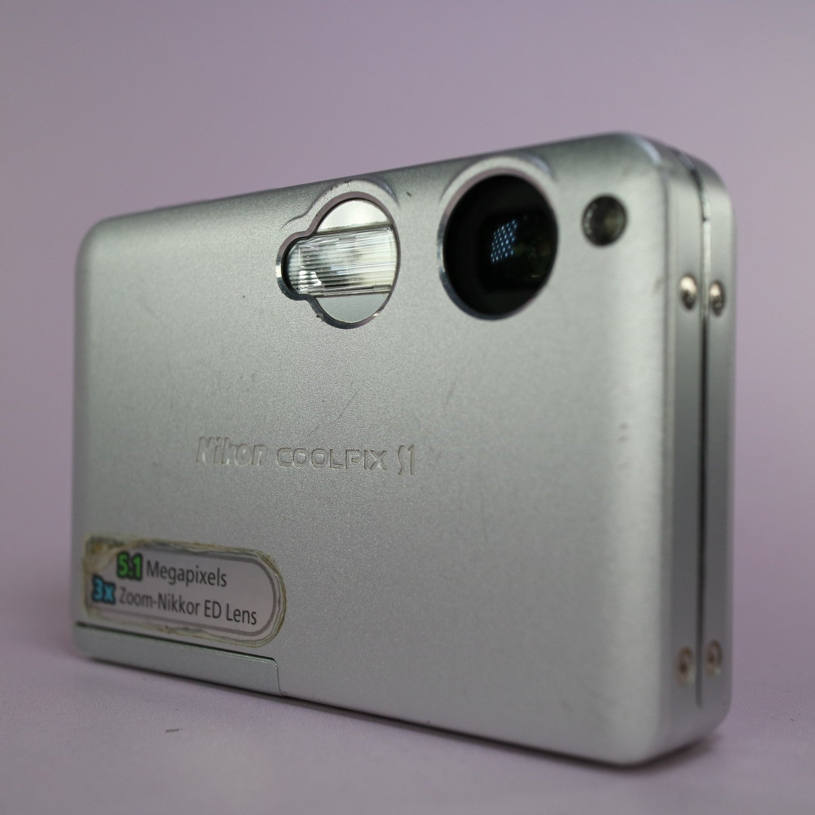 Nikon Digital Camera Coolpix S1 5.1MP Silver Tested Full Working Set