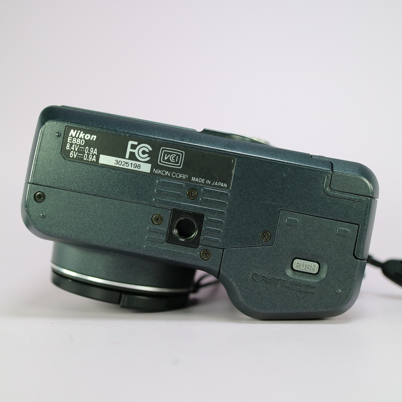 Nikon Digital Camera Coolpix 880 3.2MP Grey Tested