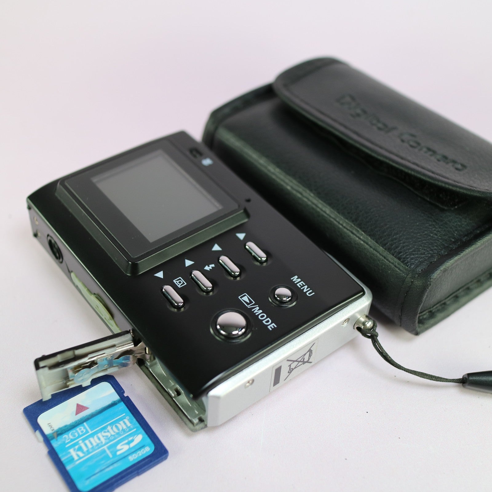 Vivitar Digital Camera Vivicam 3188 3.1MP Black Tested