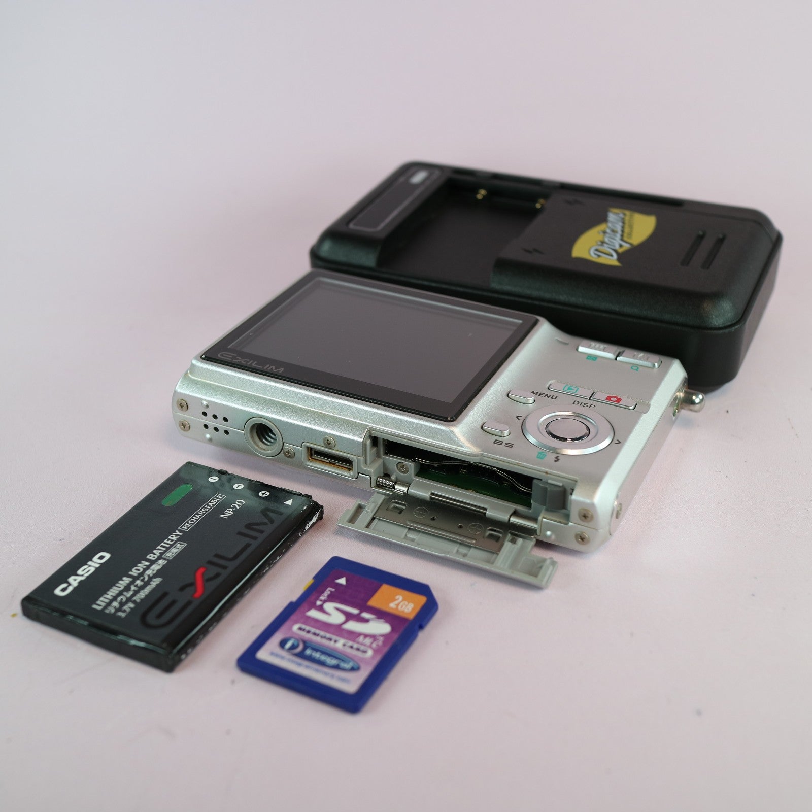 Casio Digital Camera Exilim EX-Z60 6.0MP Silver Tested Full Working Set