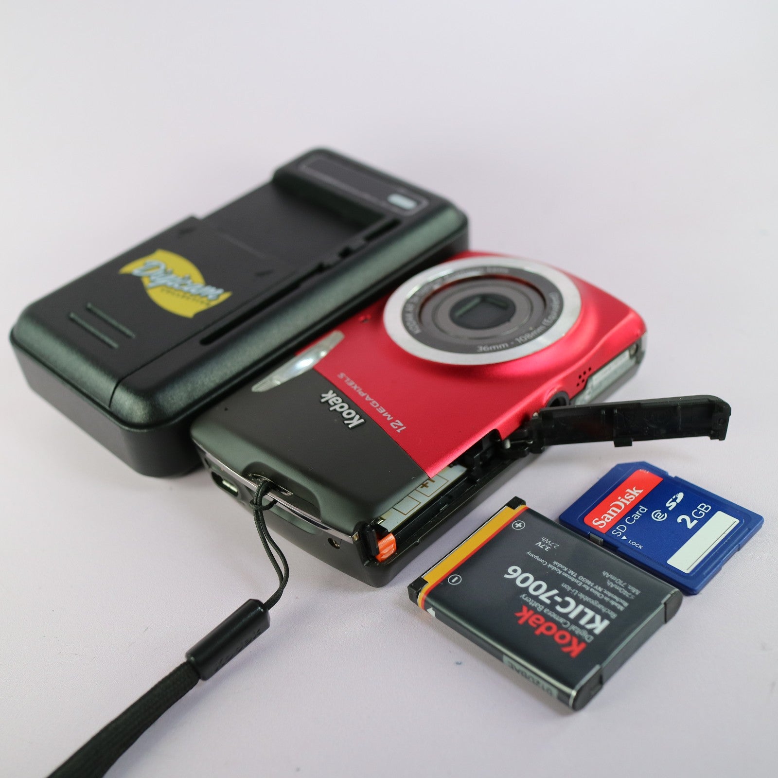 Kodak Digital Camera EasyShare M530 12.0MP Red Tested Full Working Set