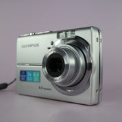 Olympus Digital Camera FE-190 6.0MP Silver Tested Full Working Set