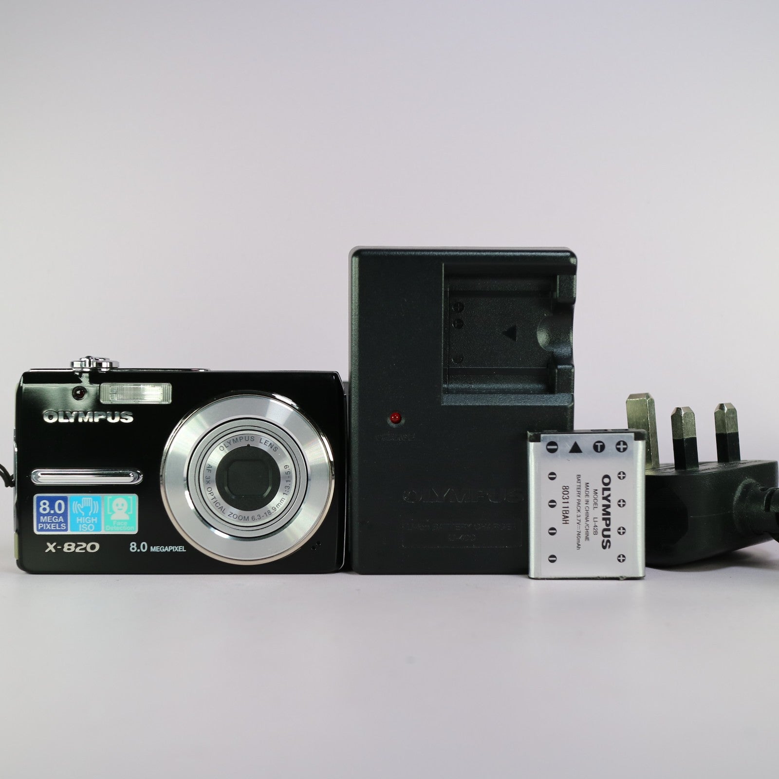 Olympus Digital Camera X-820 8.0MP Black Tested Full Set