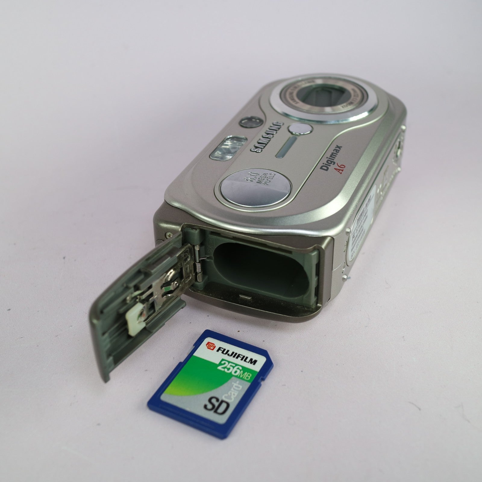Samsung Digimax A6 6.0MP Compact Digital Camera Silver Tested