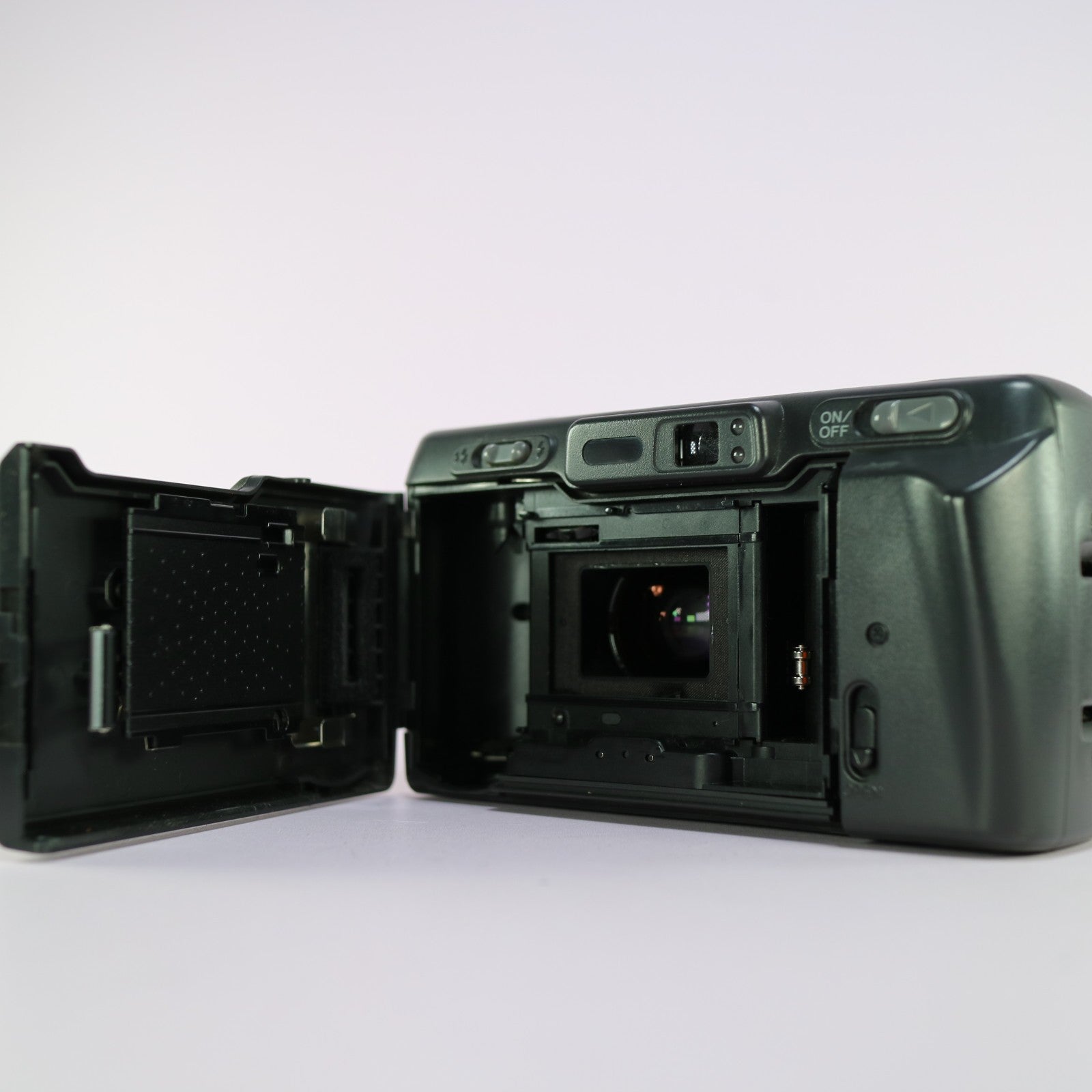 Minolta Riva Zoom 70c 35mm Film Point and Shoot Camera Black Tested
