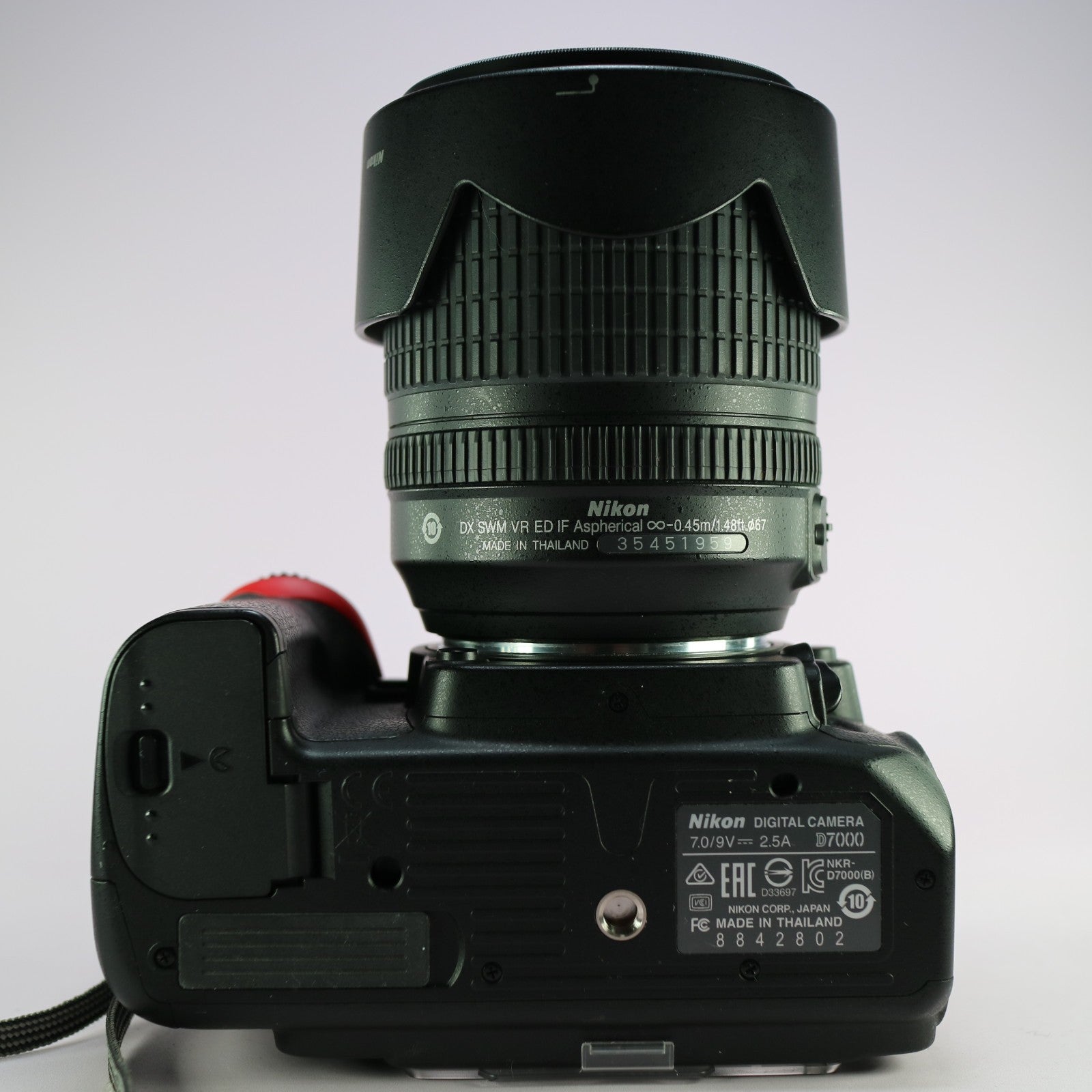 Nikon DSLR D7000 16.2MP Black w/ DX 18-105mm f/3.5-5.6 SWM Tested 584 Actuations