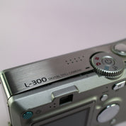 Epson Digital Camera L-300 3.0MP Silver Tested