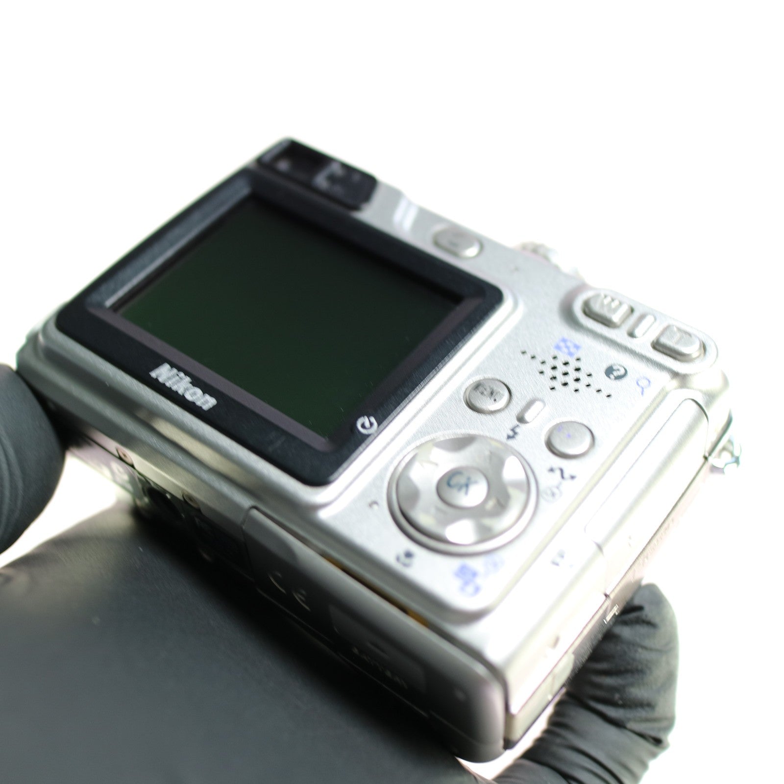 Nikon Digital Camera Coolpix 7900 7.1MP Silver Tested Full Working Set