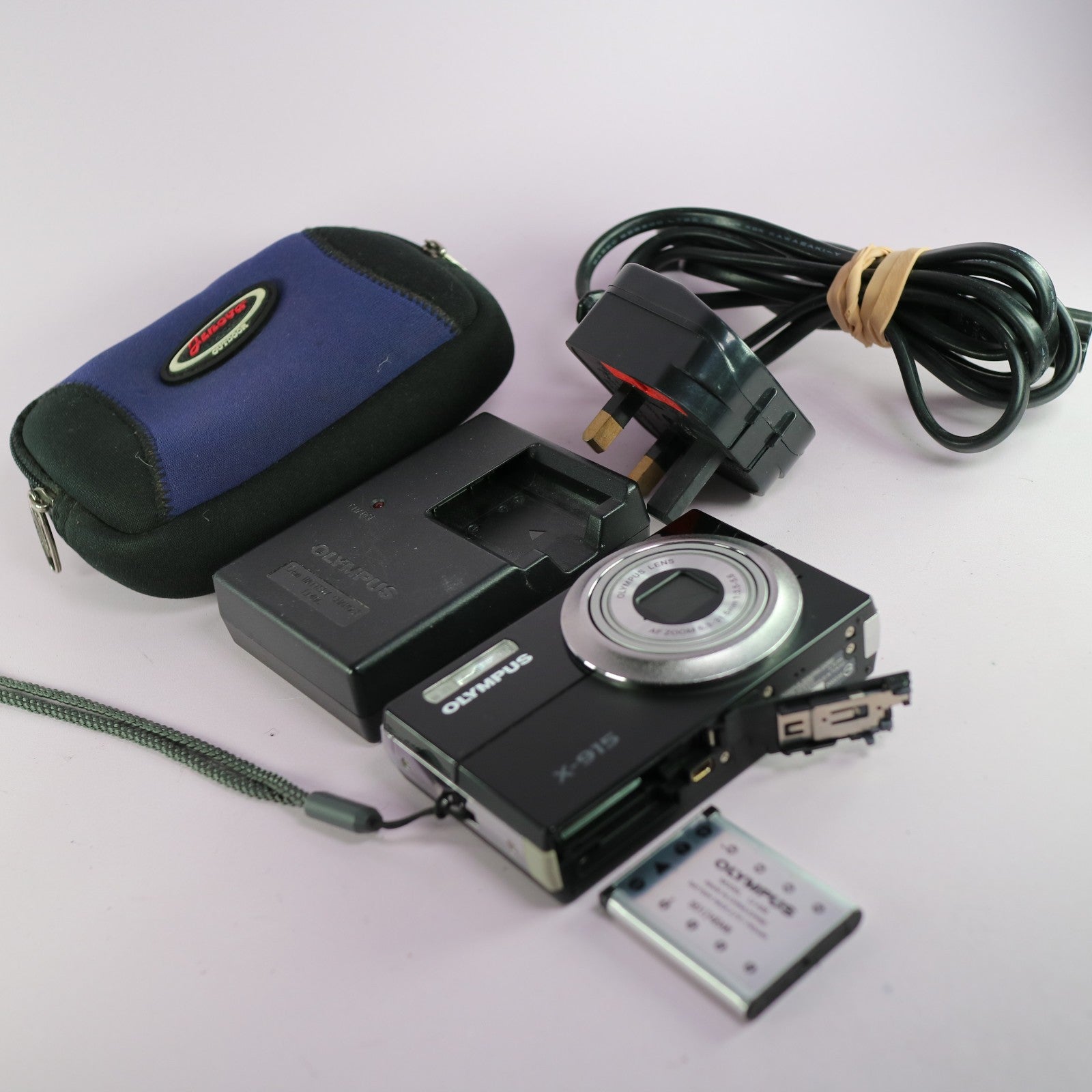 Olympus Digital Camera X-915 12.0MP Black Tested Full Set