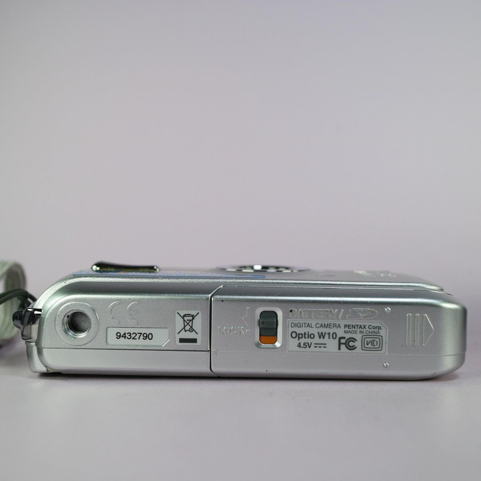 Pentax Underwater Digital Camera Optio W10 6.0MP Silver Tested Full Working Set