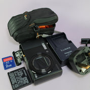 Ricoh Digital Camera R8 10.2MP Black Tested Full Working Set