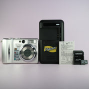 Nikon Digital Camera Coolpix 5900 5.1MP Silver Tested Full Working Set