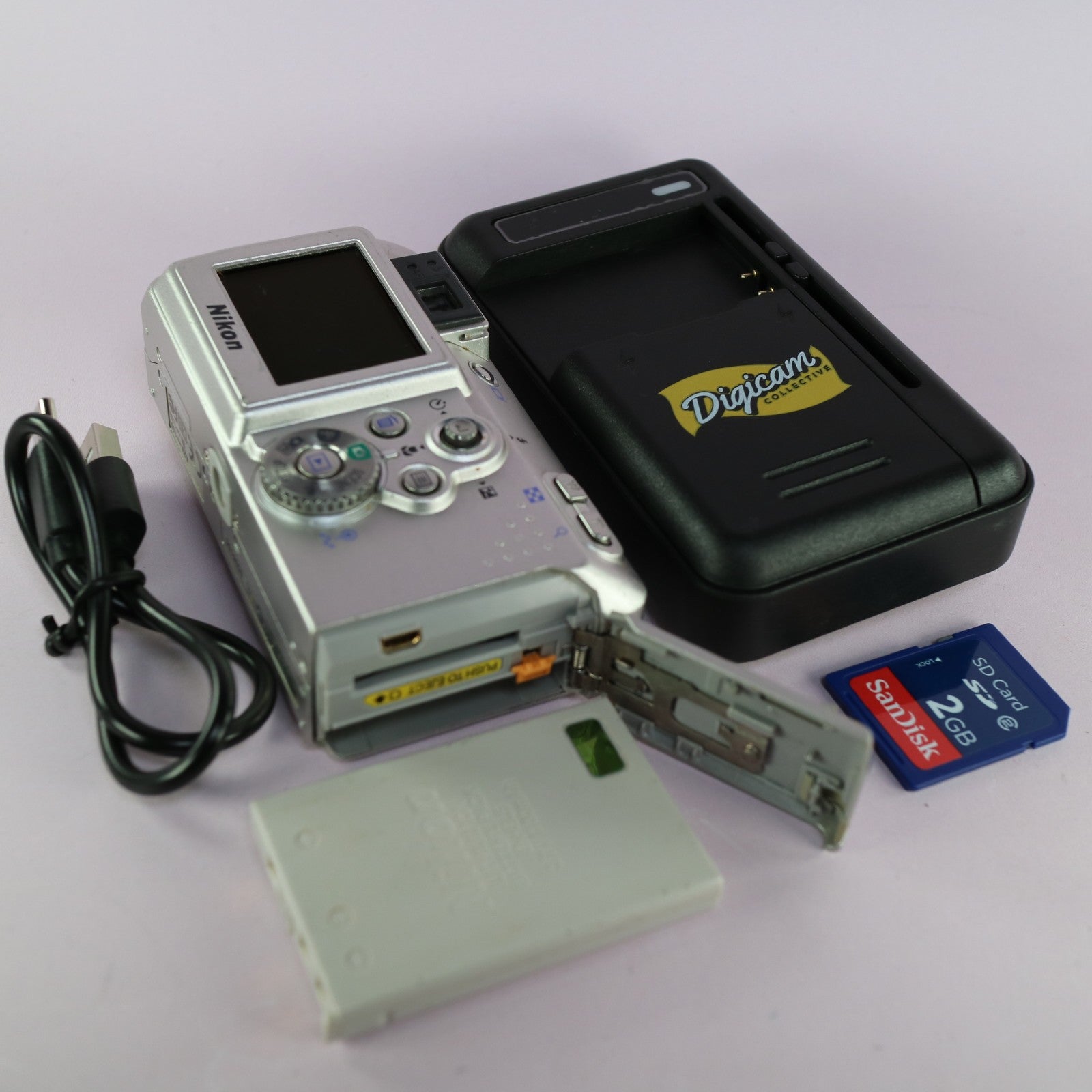 Nikon Digital Camera Coolpix 3700 3.2MP Silver Tested Full Working Set