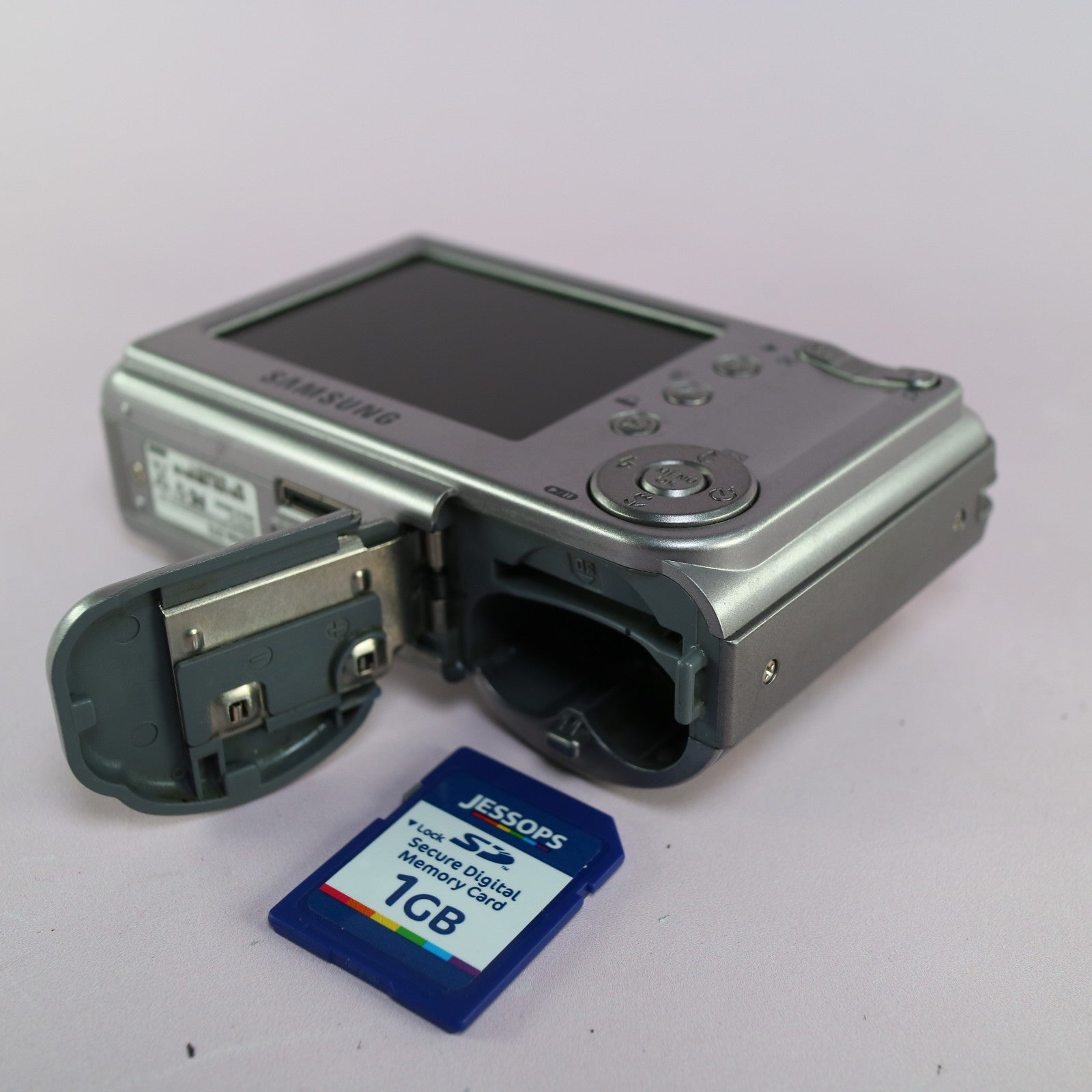 Samsung Digimax D73 7.2MP Compact Digital Camera Silver Tested