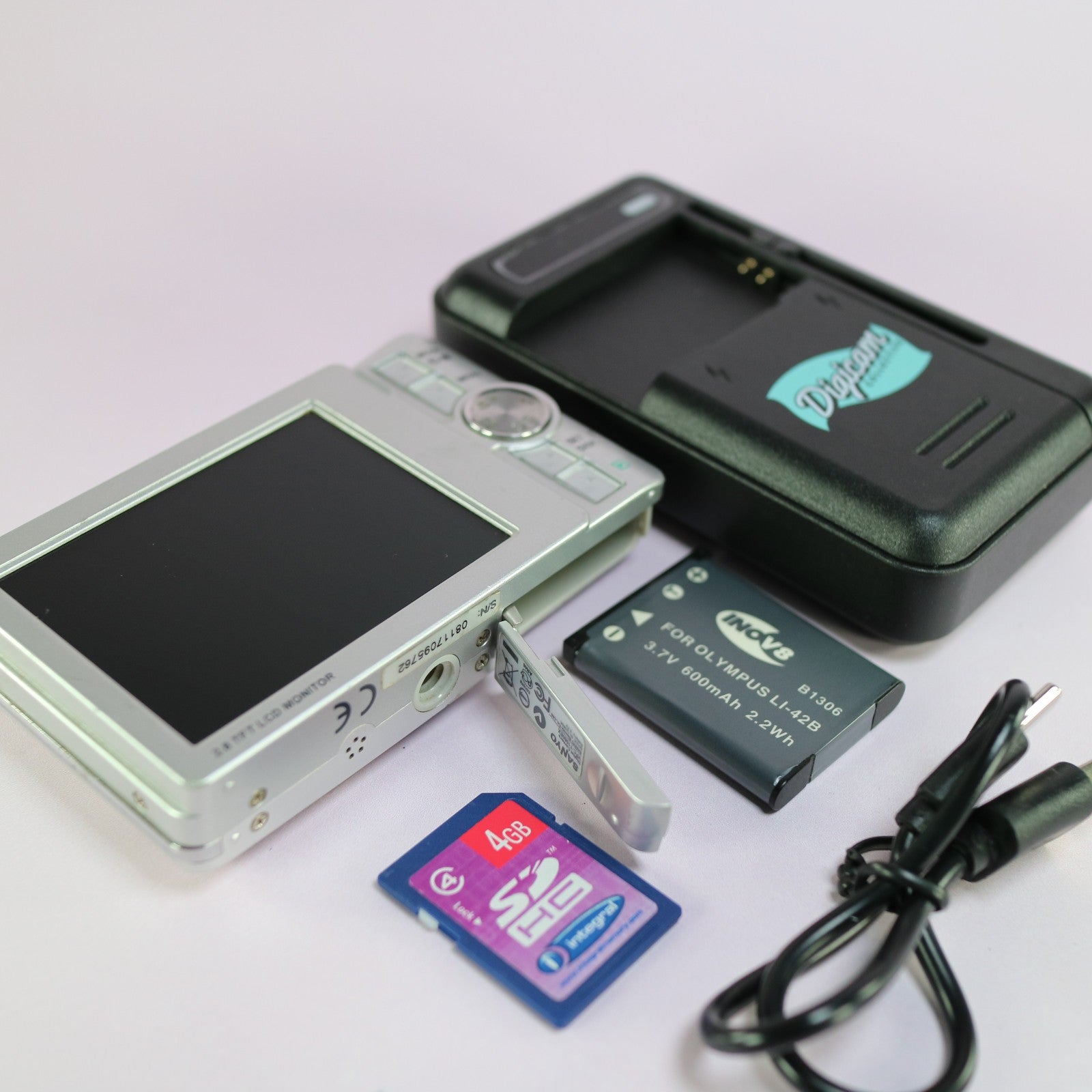 Sanyo VPC-T1060 10.0MP Compact Digital Camera Silver Tested Full Working Set