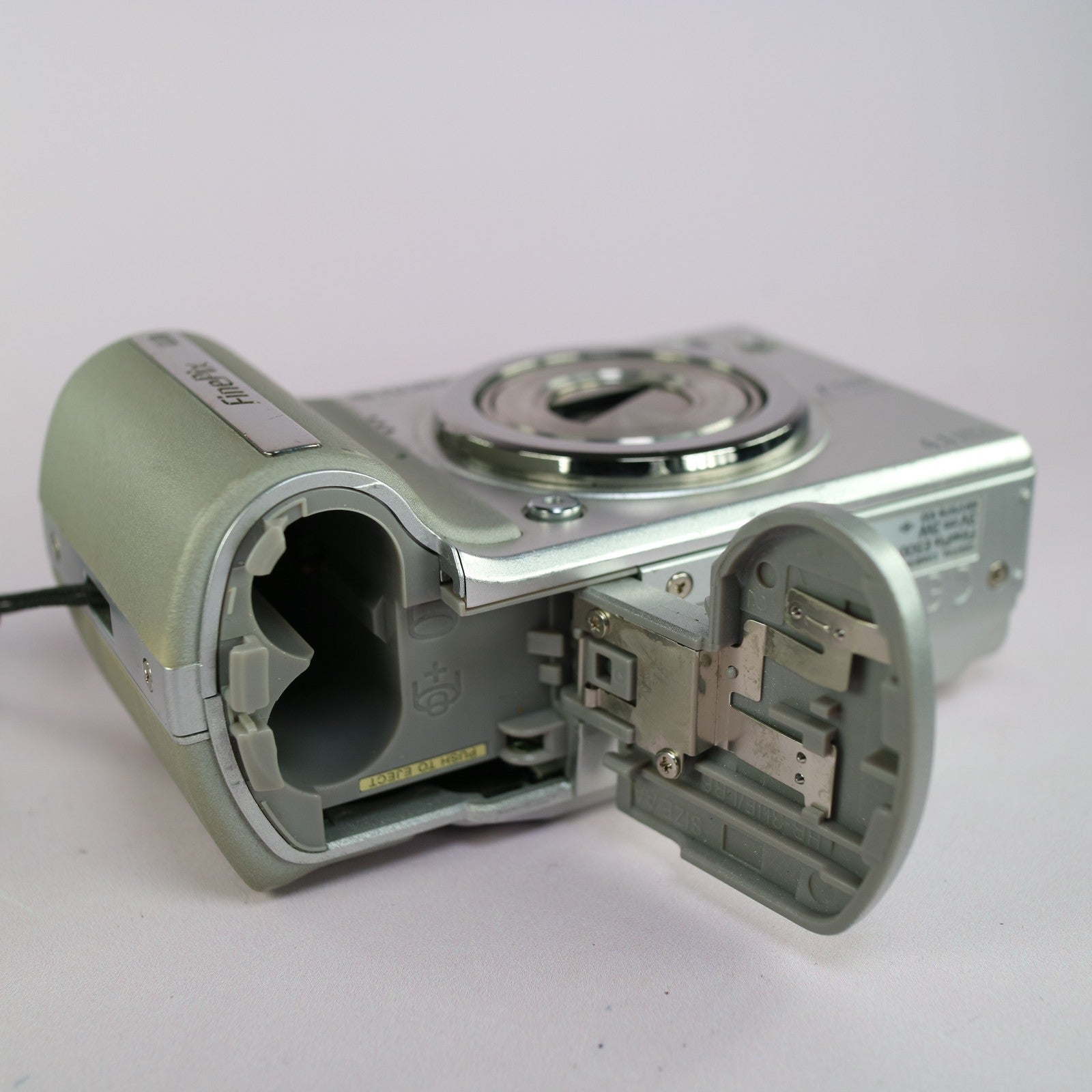 Fujifilm Digital Camera FinePix E500 4.1MP Silver Tested