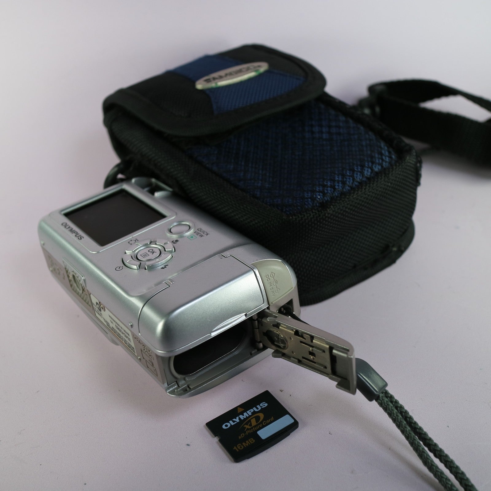 Olympus Digital Camera Camedia D-580 Zoom 4.0MP Silver Tested With xD Card