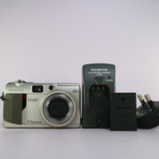 Olympus Digital Camera Camedia C-70 7.1MP Silver Tested Full Set