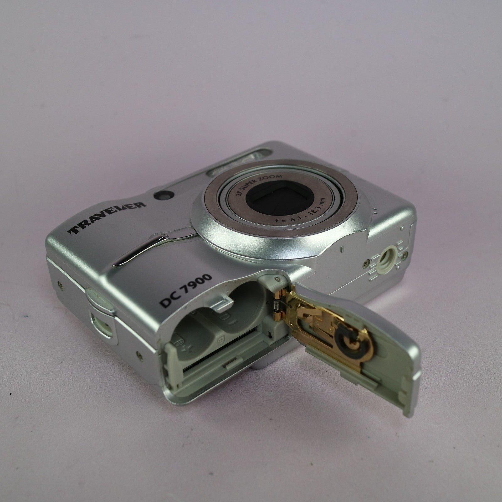 Traveler Digital Camera DC-7900 7.0MP Silver Tested