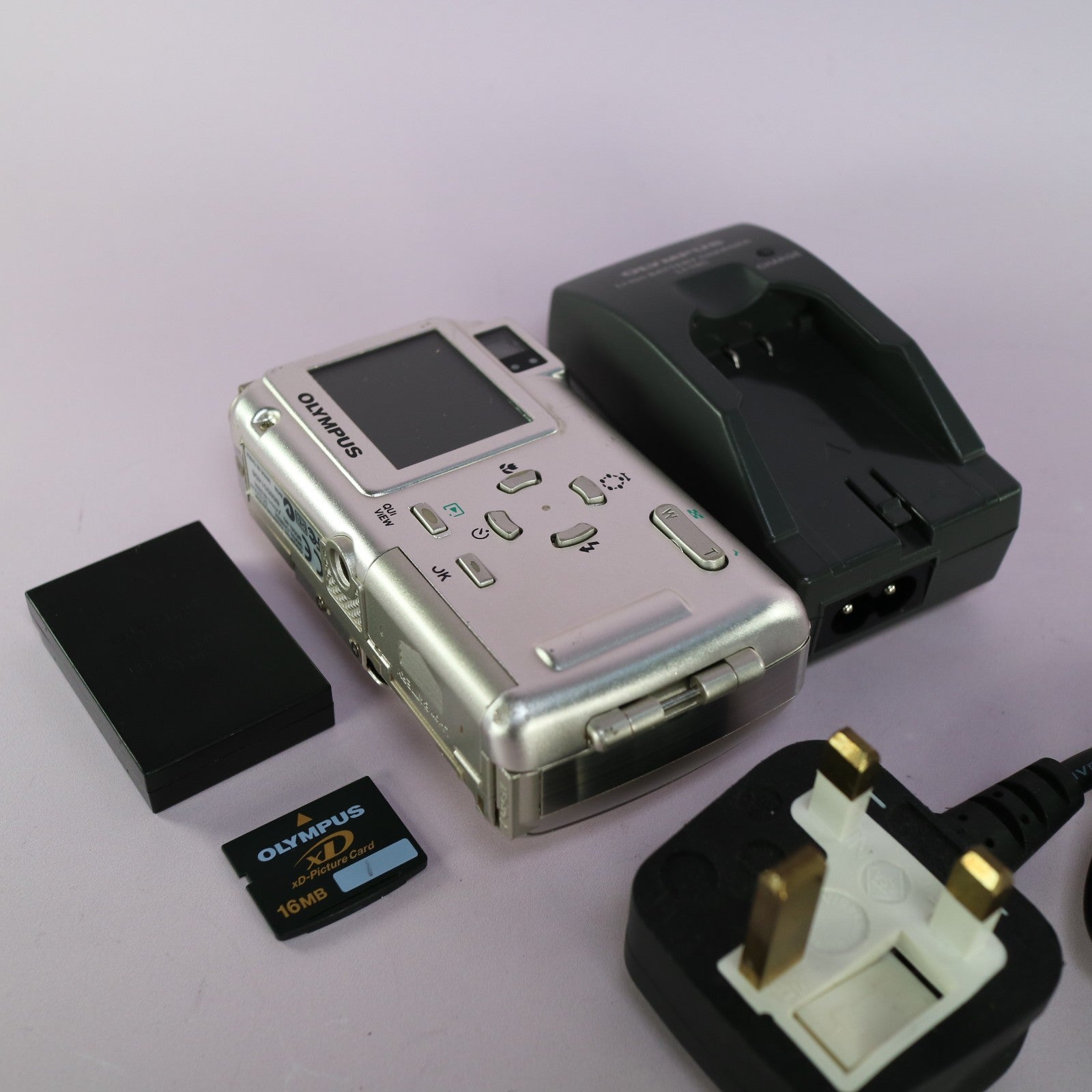Olympus Digital Camera Mju 400 4.0MP Silver Tested Full Working Set