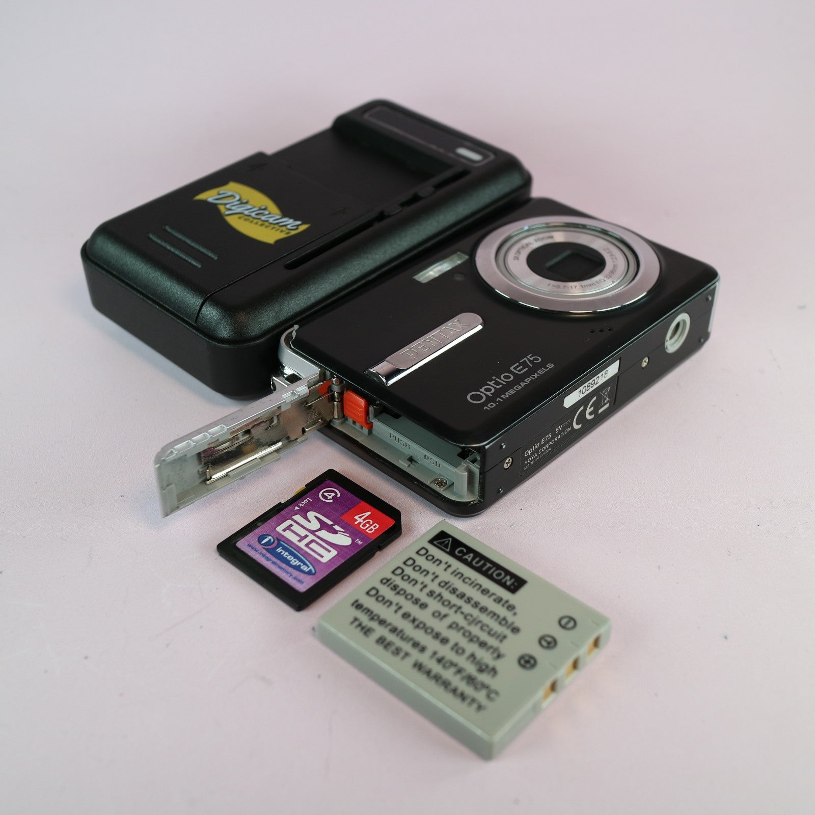 Pentax Digital Camera Optio E75 10.1MP Black Tested Full Working Set