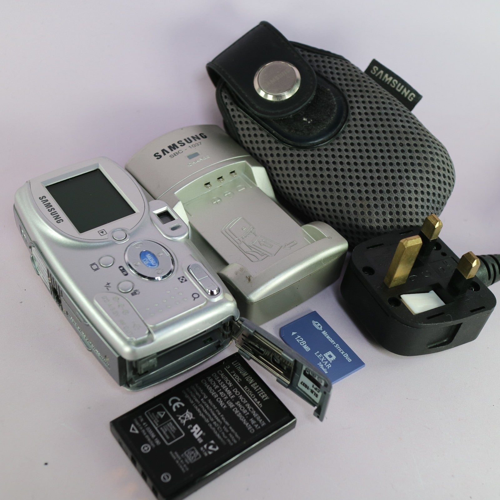 Samsung Digital Camera Digimax U-CA4 4.1MP Silver Tested Full Working Set