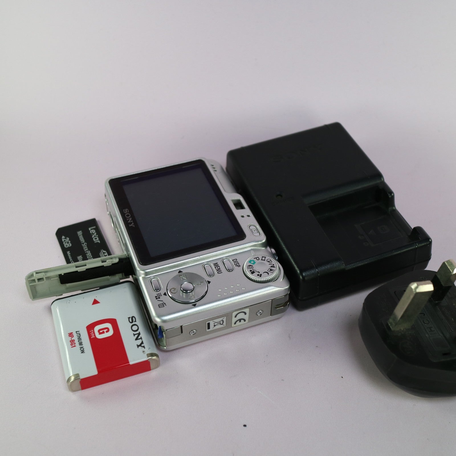 Sony Digital Camera Cybershot DSC-W55 7.2MP Silver Tested Full Working Set