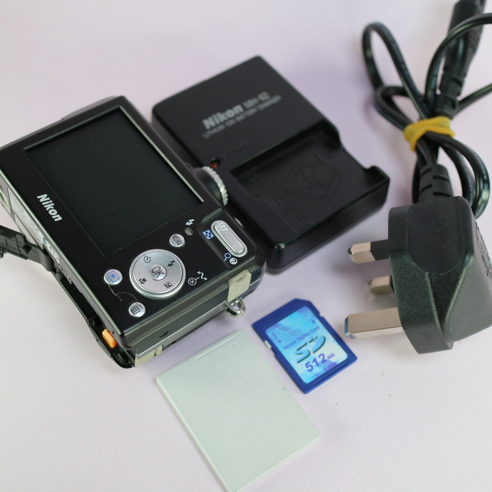Nikon Digital WiFi Camera Coolpix P1 8.0MP Black Tested Full Working Set