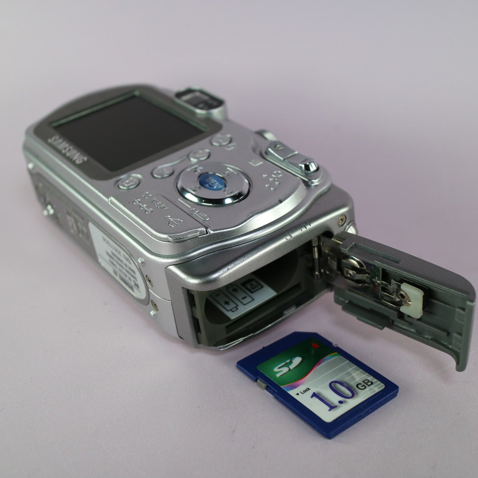 Samsung Digimax A7 7.0MP Compact Digital Camera Silver Tested