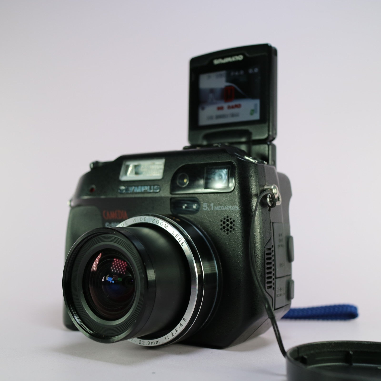 Olympus Digital Camera C-5060 Wide Zoom Flip Screen 5.1MP Black Tested