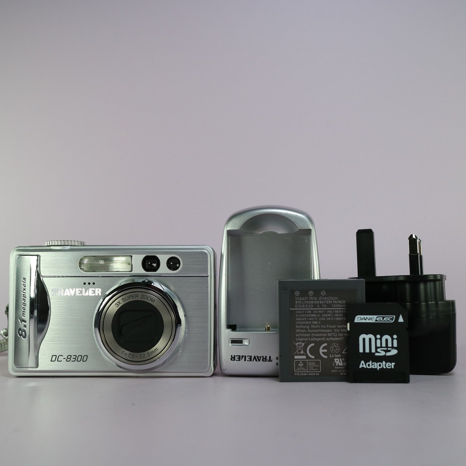 Traveler Digital Camera DC-8300 8.1MP Silver Tested Full Working Set