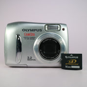 Olympus Digital Camera Camedia D-535 Zoom 3.2MP Silver Tested With xD Card