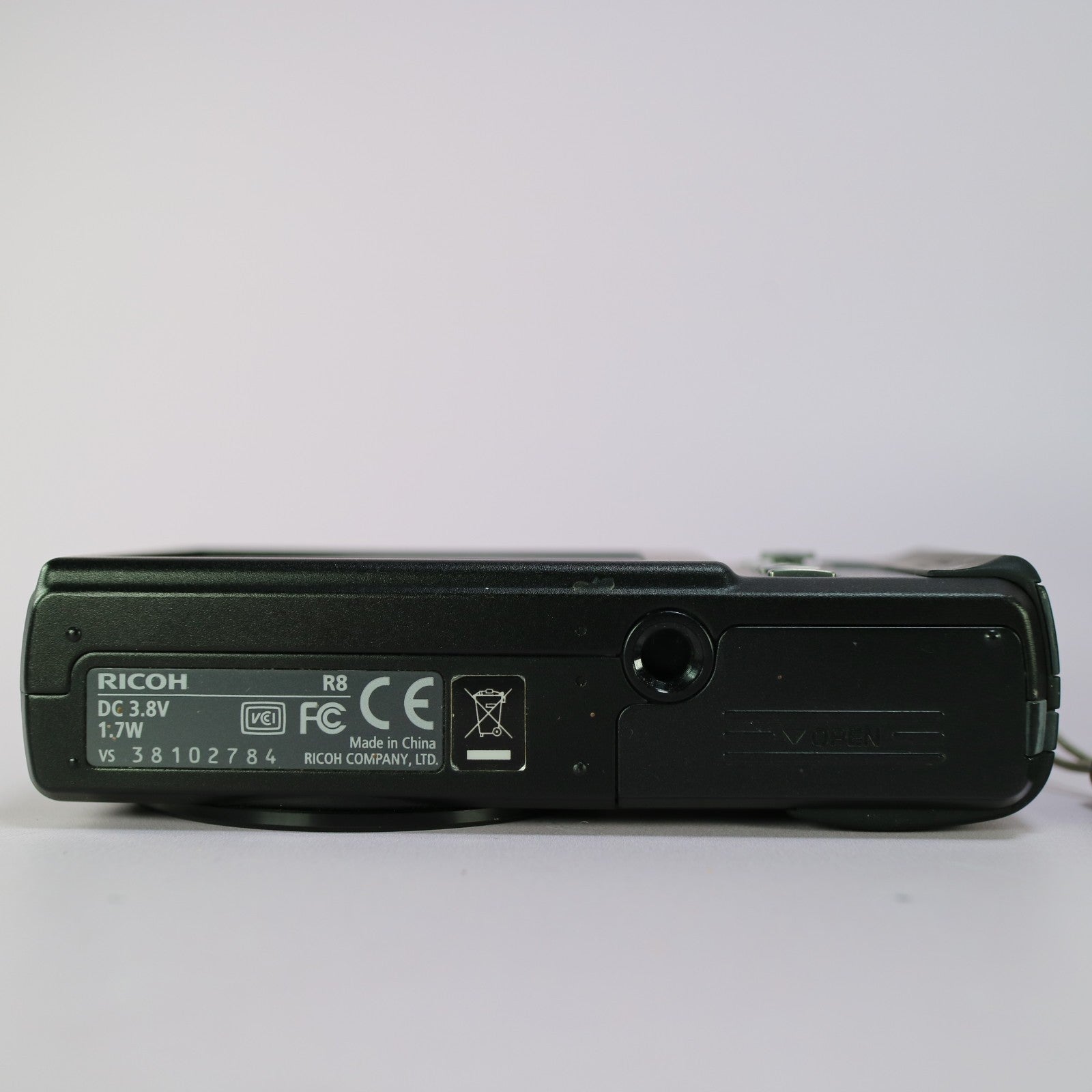 Ricoh Digital Camera R8 10.2MP Black Tested Full Working Set