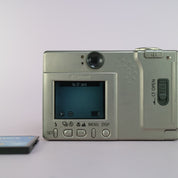 Canon Digital Camera IXUS 2.1MP Silver Tested Full Working Set