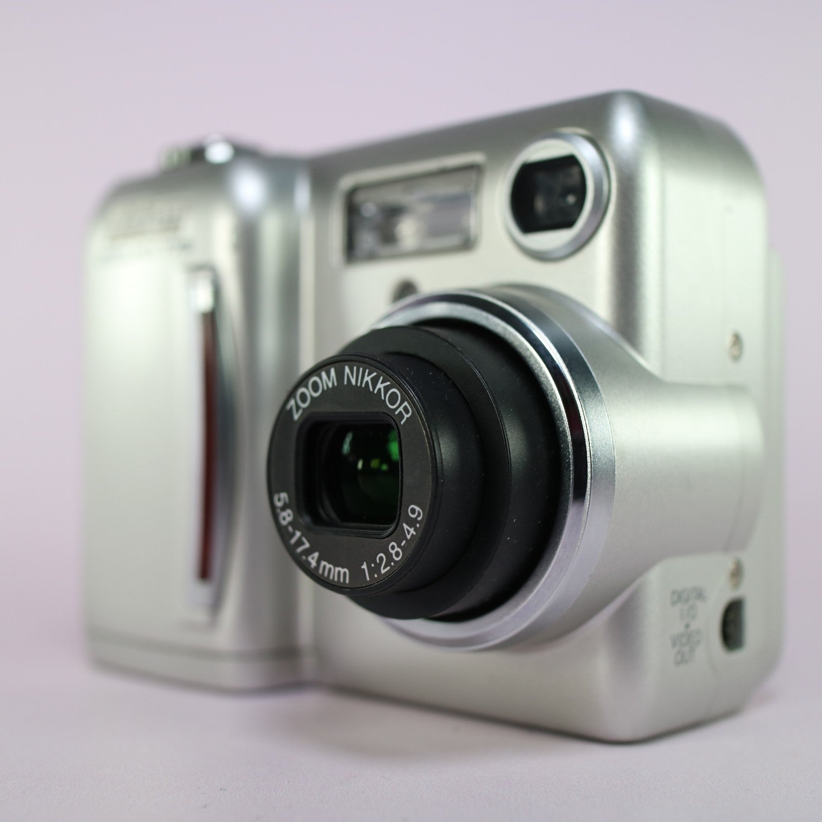 Nikon Digital Camera Coolpix 775 2.1MP Silver Tested