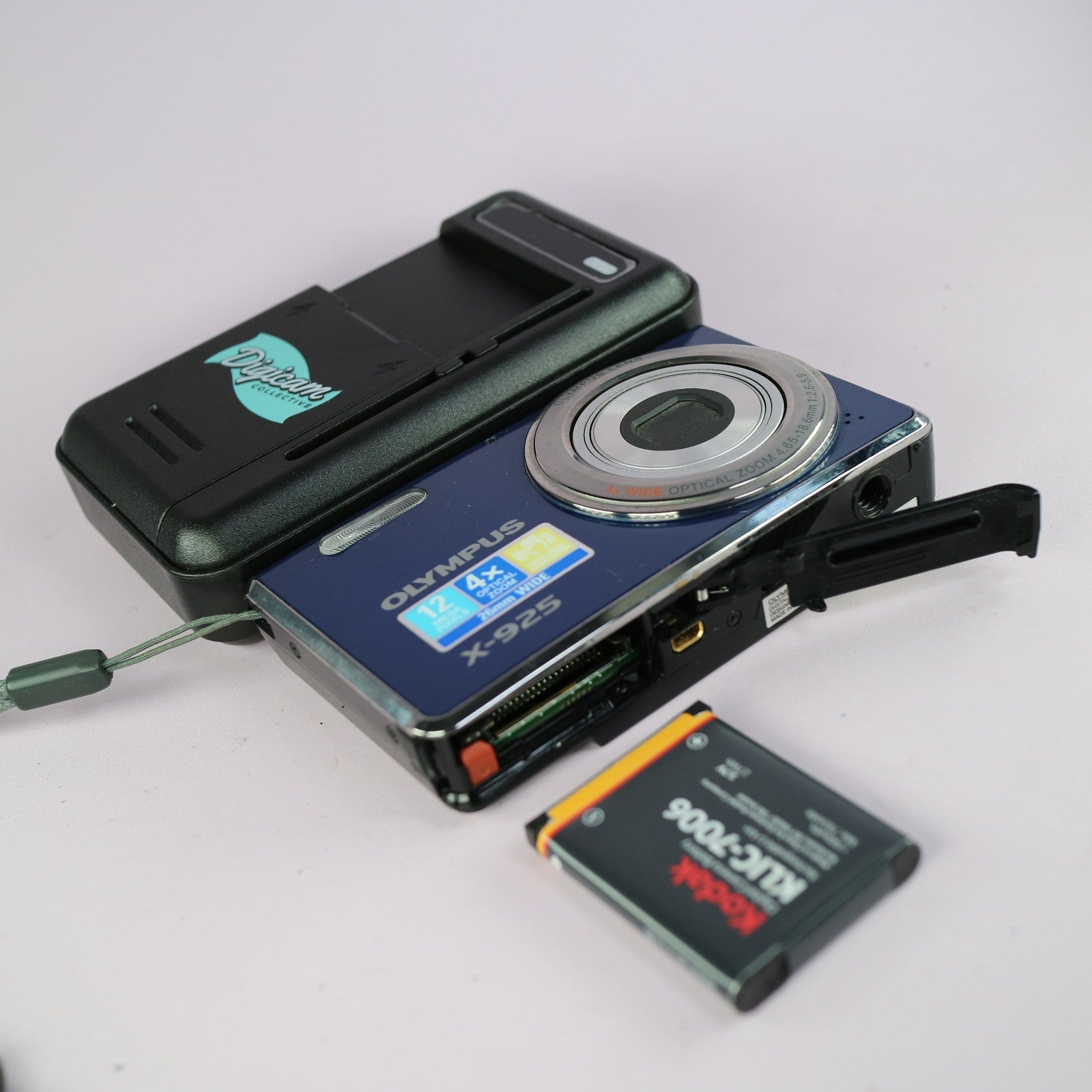 Olympus Digital Camera X-925 12.0MP Blue Tested w/ Battery and Charger