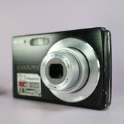 Nikon Digital Camera Coolpix S200 7.1MP Silver Tested Full Working Set