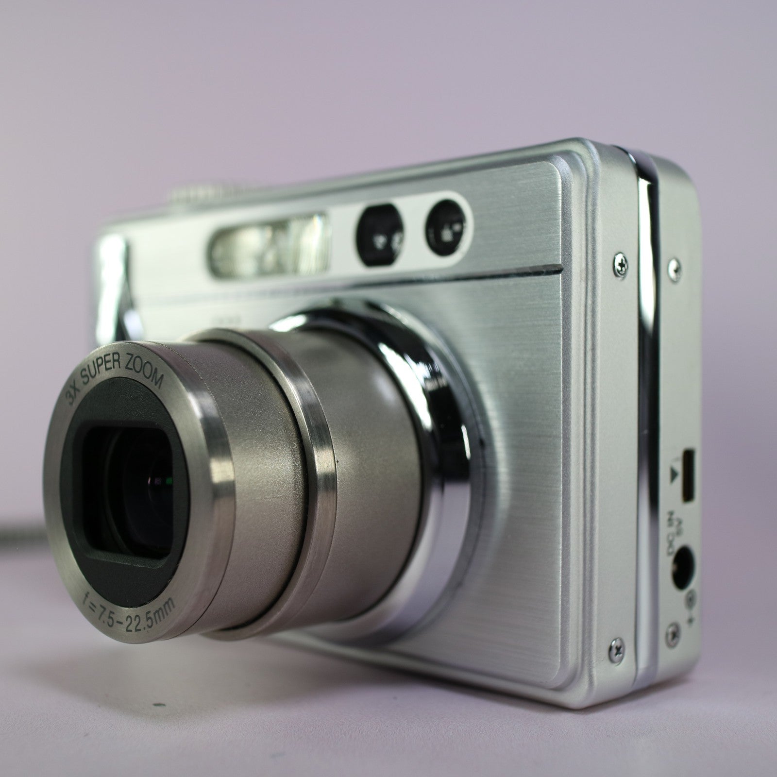 Traveler Digital Camera DC-8300 8.1MP Silver Tested Full Working Set