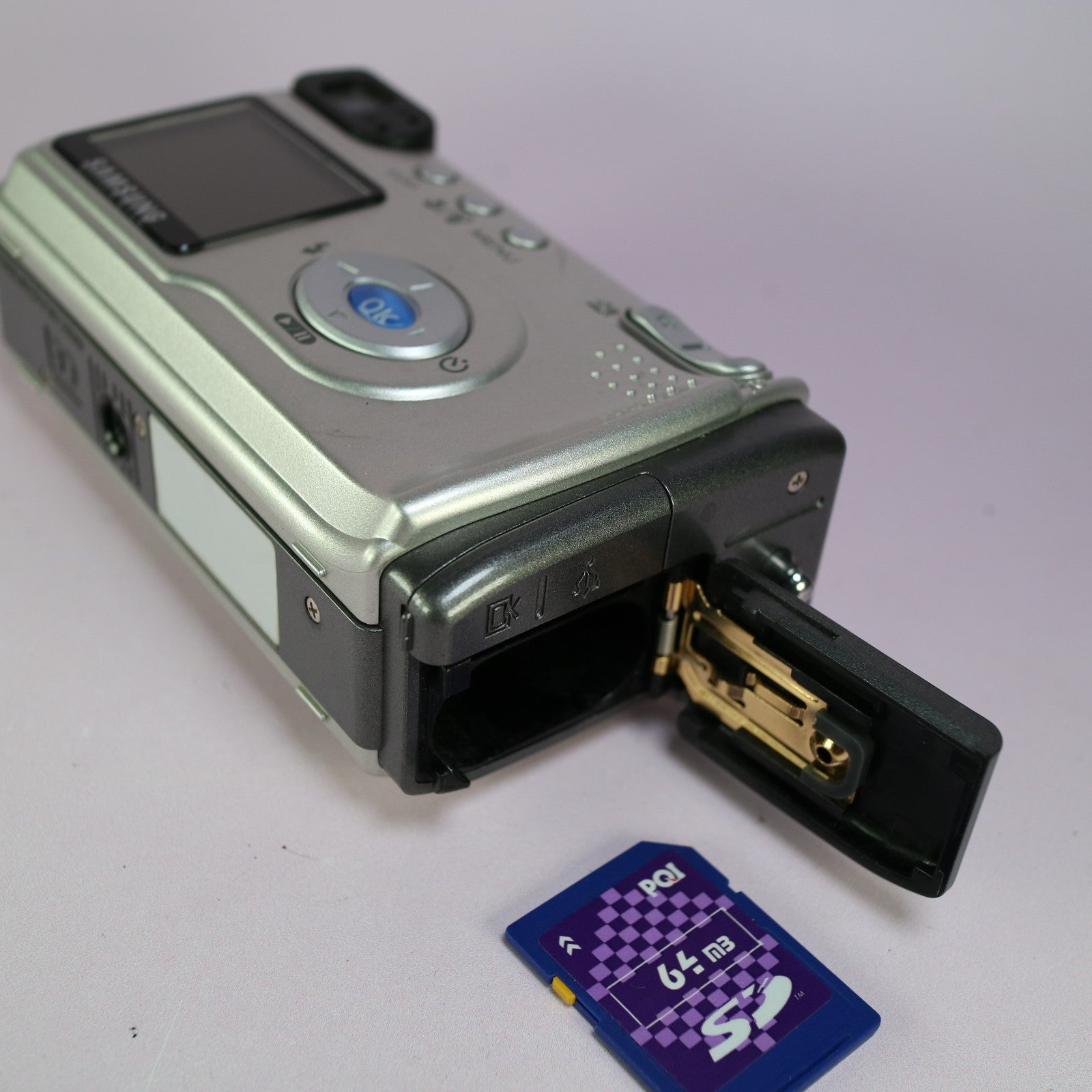 Samsung Digital Camera Digimax 240 2.0MP Silver Tested