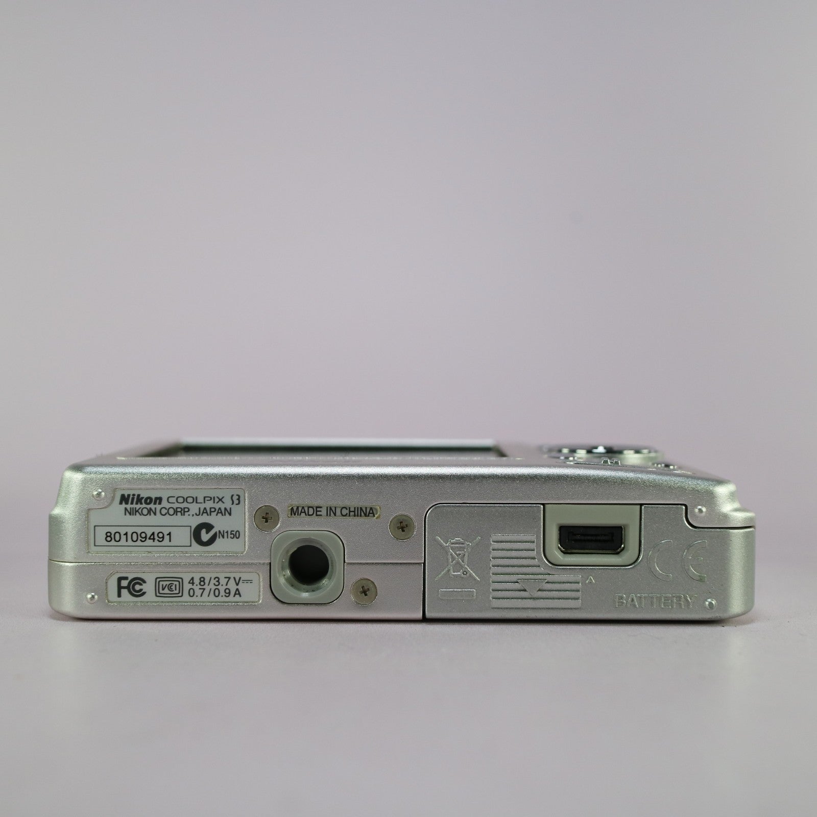 Nikon Digital Camera Coolpix S3 6.0MP Silver Tested Full Working Set
