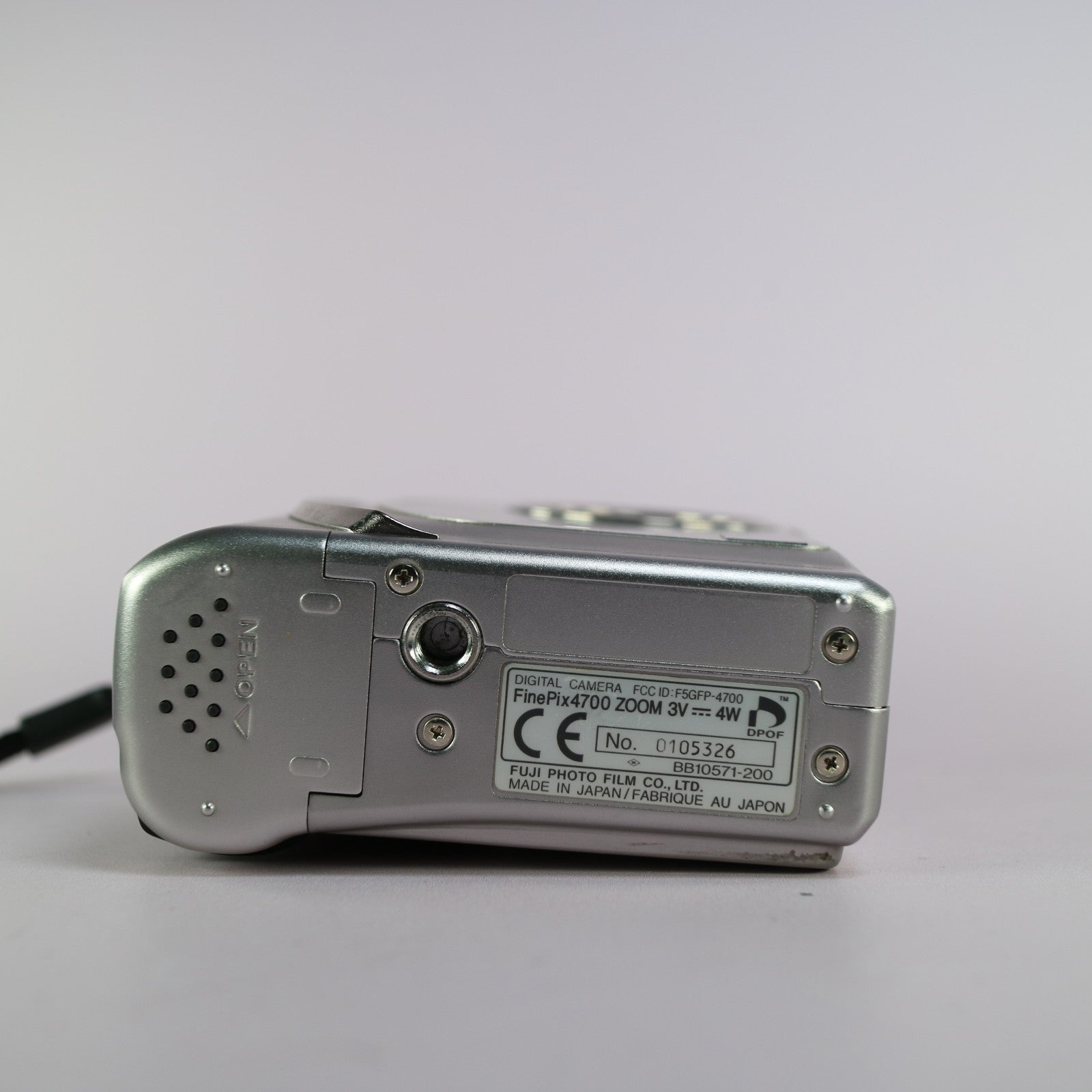 Fujifilm Digital Camera FinePix 4700 Zoom 2.4MP Silver Tested