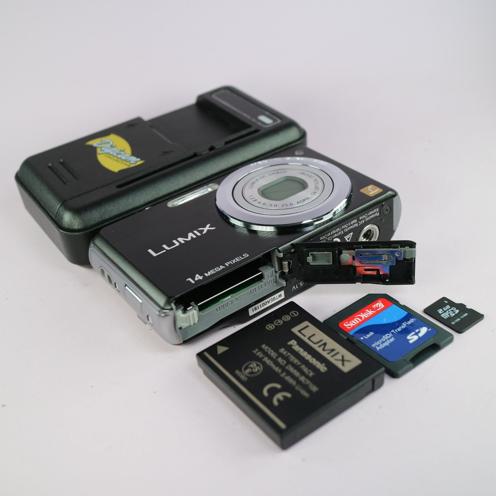 Panasonic Digital Camera Lumix DMC-FS11 14.1MP Black Tested Full Working Set