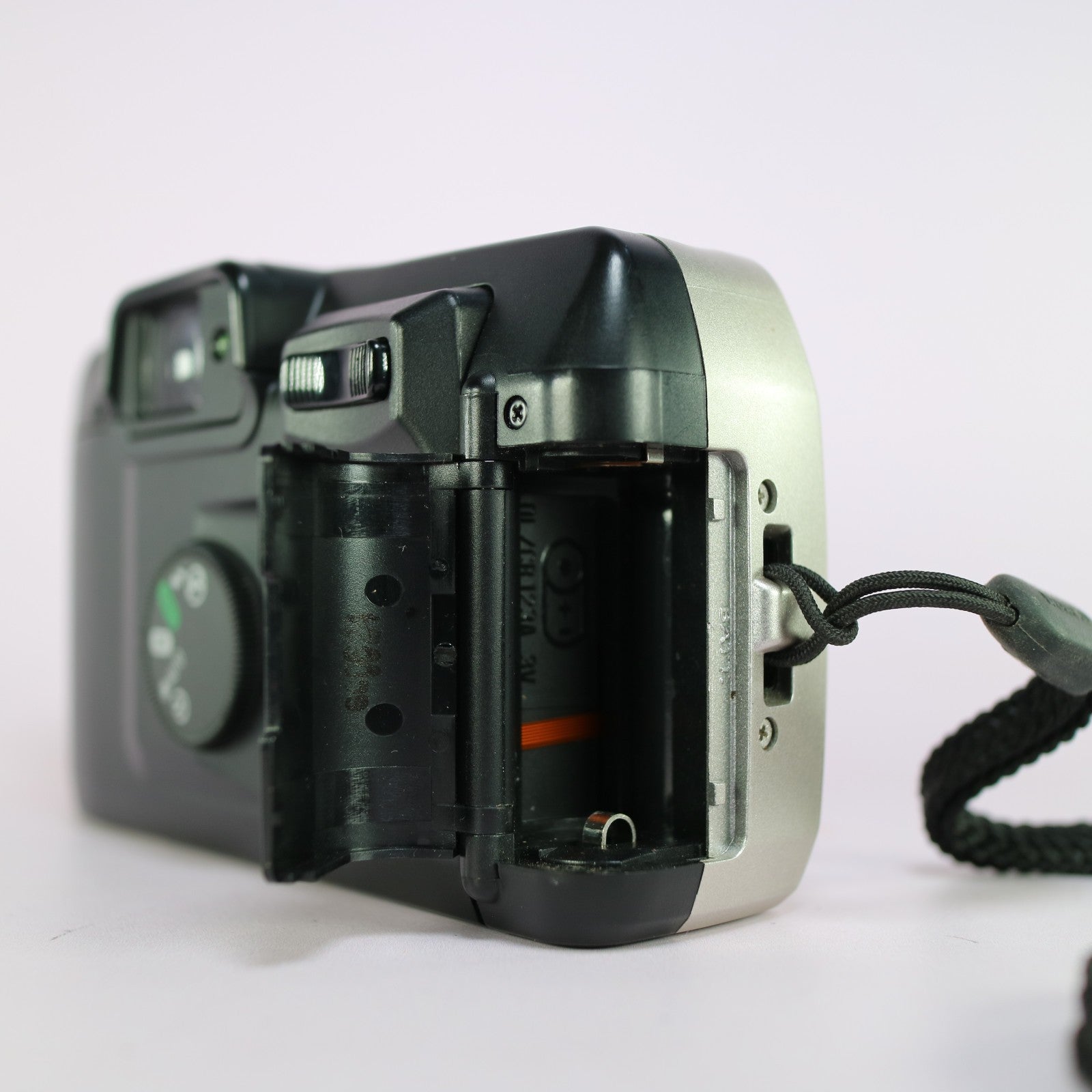 Canon Sure Shot 76 Zoom 35mm Film Point and Shoot Camera Silver Tested